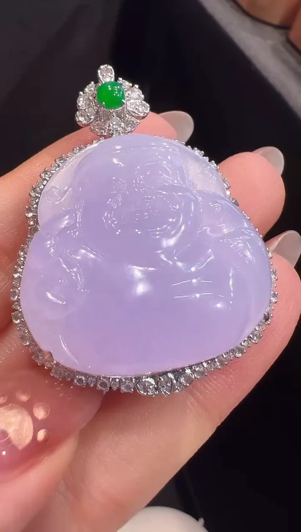 颈饰18K金镶嵌翡翠吊坠