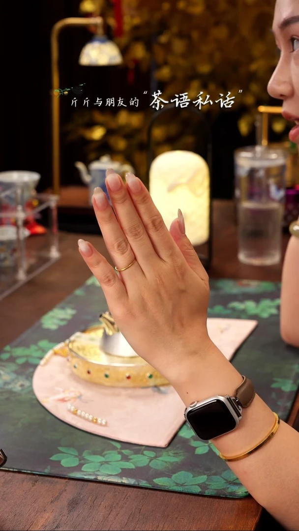 灵玺贡坊  青花  九尾狐高足杯（尾款）