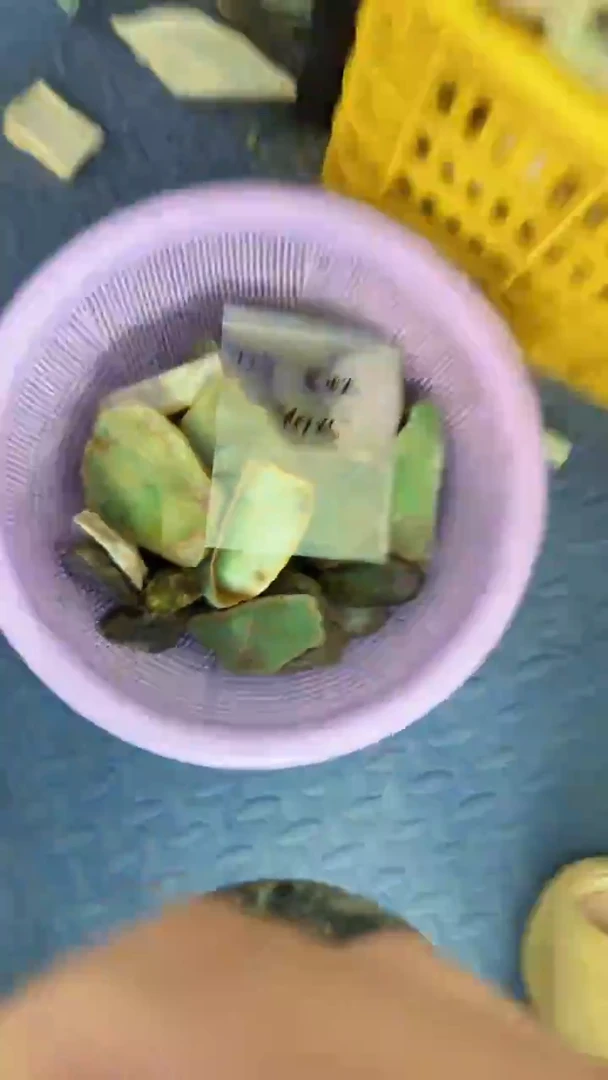 翡翠挂件未镶嵌《****》30个天然翡翠129