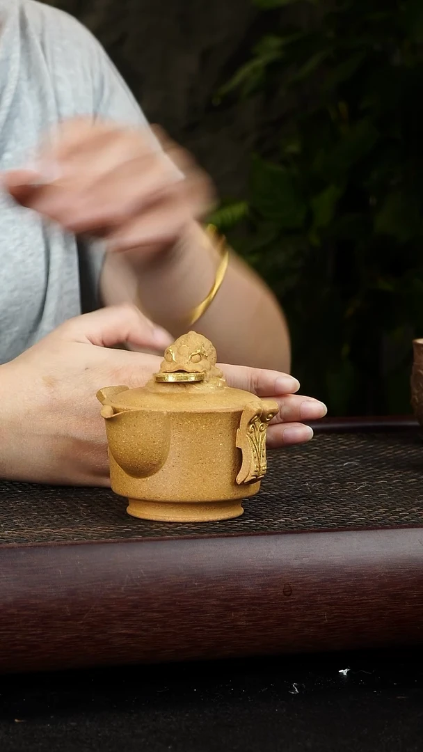 紫砂茶宠萤*聚财宝瓶描金费