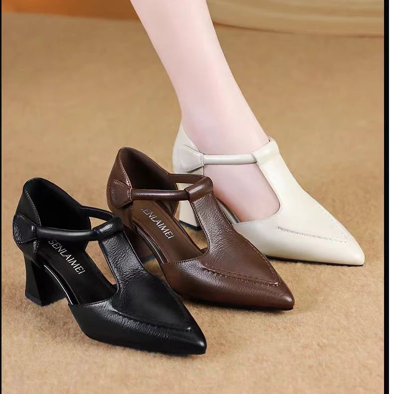 2025夏季新款包头凉鞋女鞋低跟T型扣带尖头时尚中年妈妈鞋