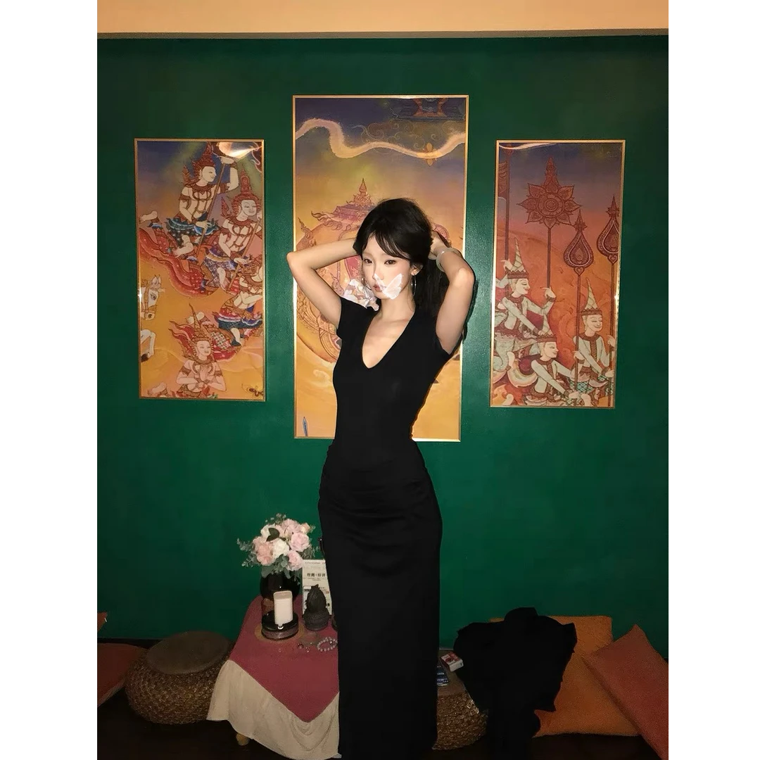 优秀的金蘑菇 “爱吃香芋紫”遮肚子神群 深v短袖连衣裙