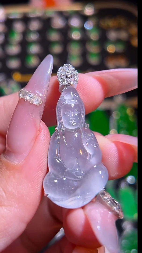 18K金镶嵌挂件翡翠吊坠