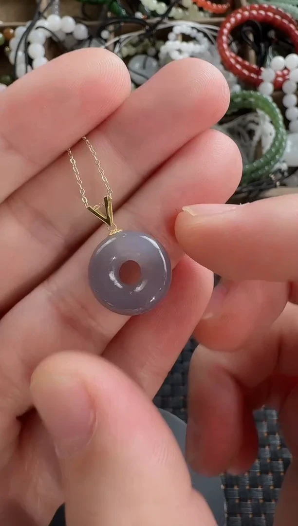 和田玉未镶嵌颈饰烟紫面包圈