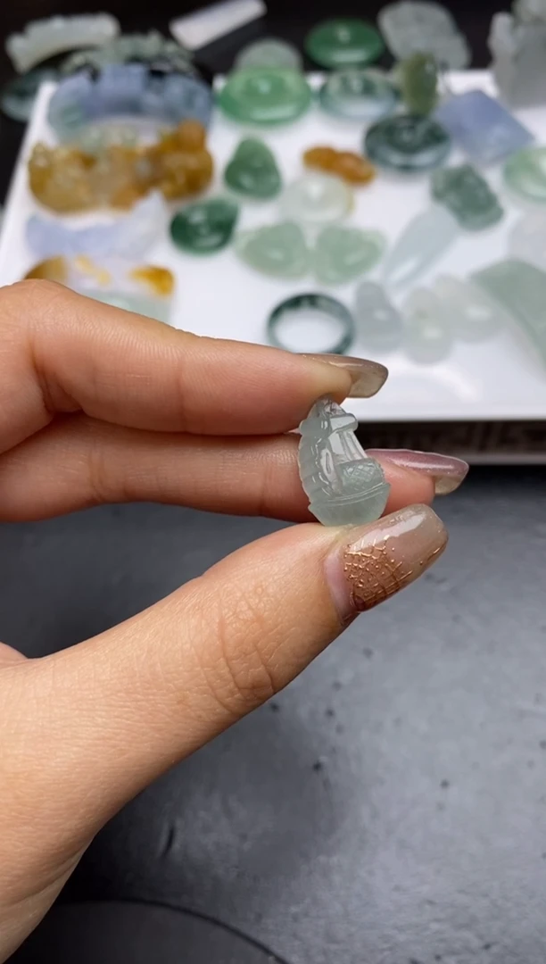 【闪购商品】定制翡翠未镶嵌翡翠毛货~