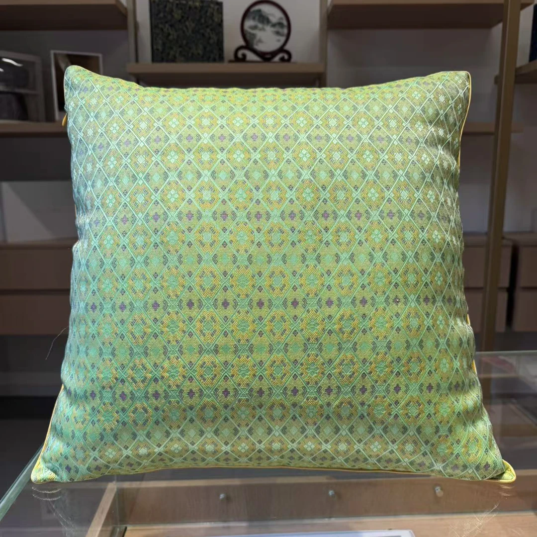 真丝壮锦特色抱枕