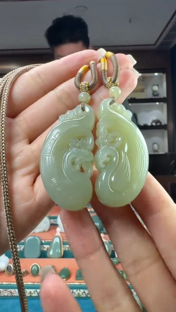 颈饰未镶嵌和田玉佩佩