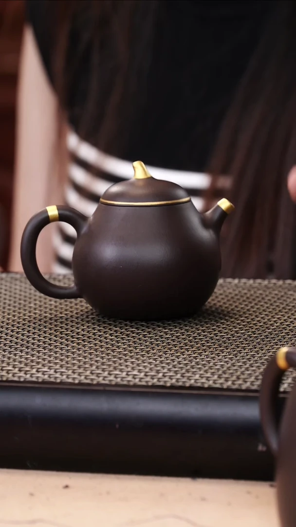 茶壶紫砂四号井茄皮紫泥描金茄瓜150cc