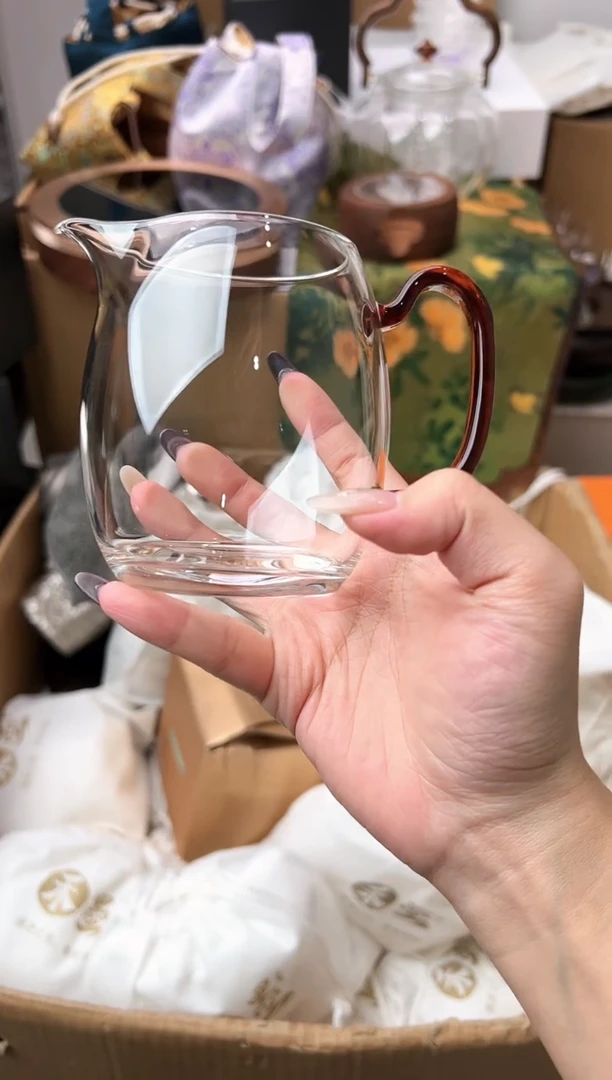 禾墨清层琥珀色