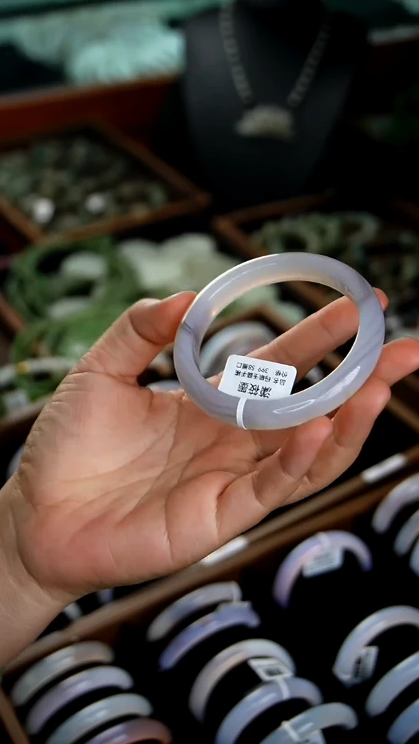 未镶嵌镯子玛瑙/玉髓1.2  58.8