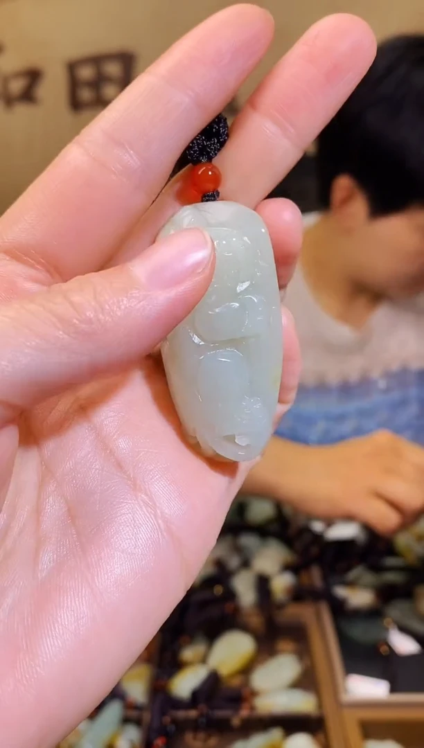 和田玉未镶嵌颈饰1