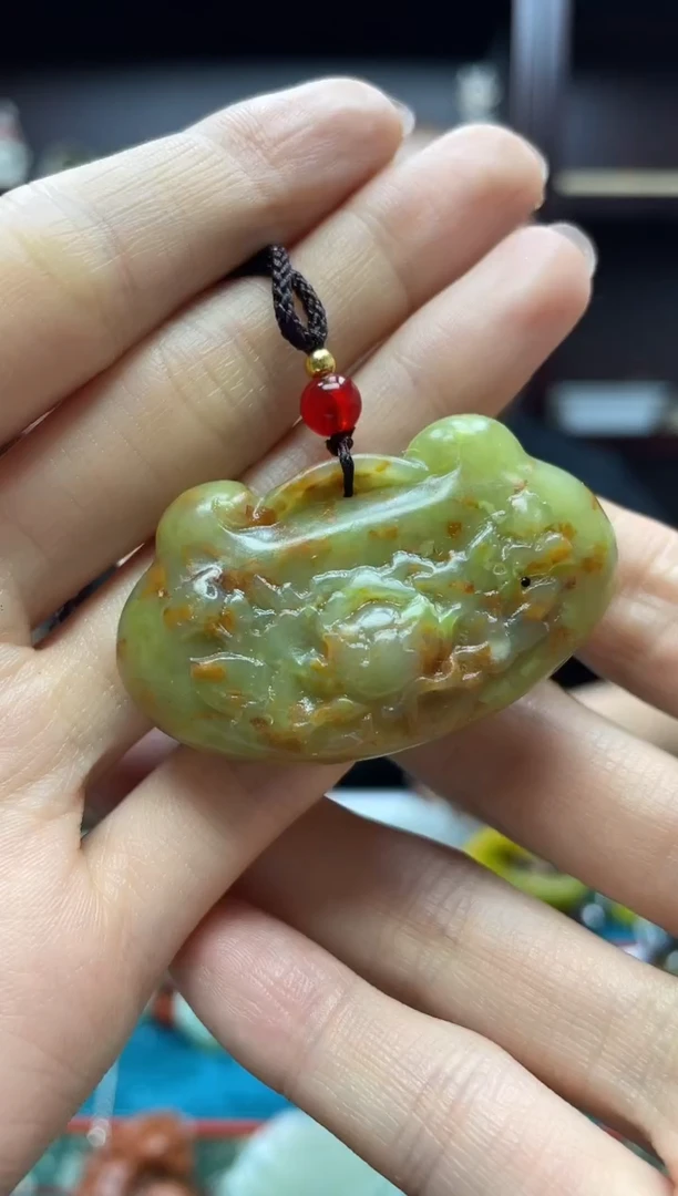 未镶嵌岫玉吊坠·