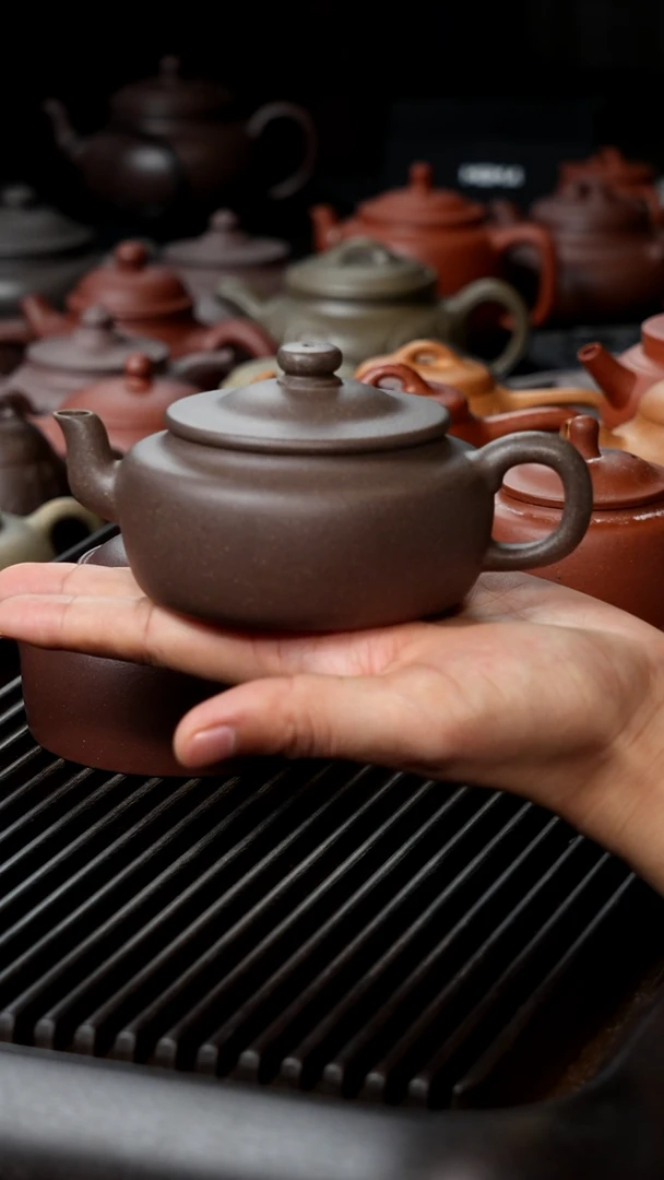 茶壶紫砂青花段旭帽半手清款150