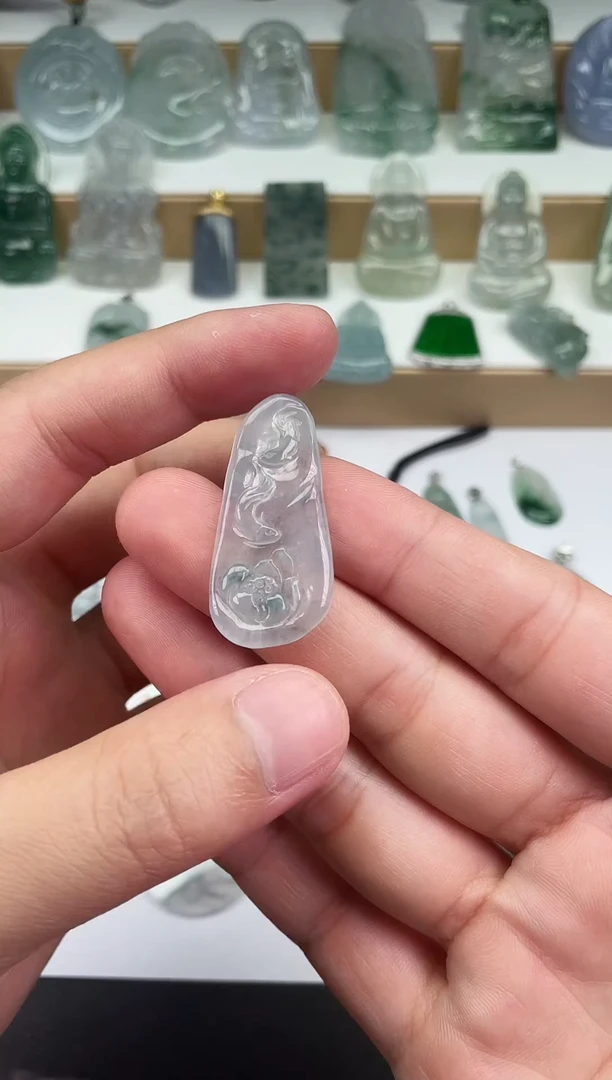 颈饰未镶嵌翡翠挂件