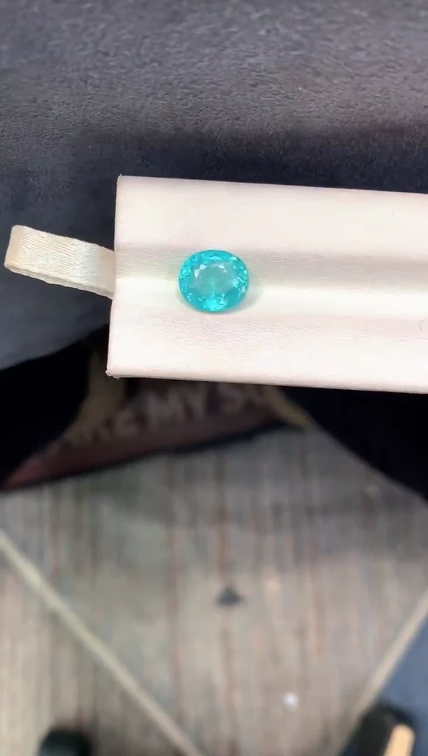 未镶嵌耳饰帕拉依巴碧玺3.49克拉霓虹蓝