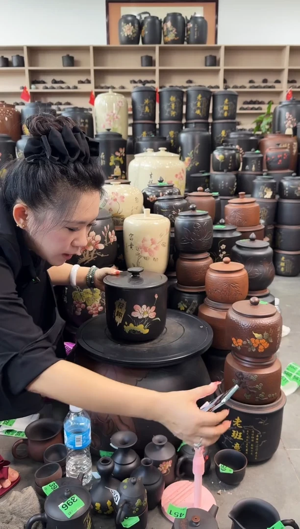 罐瑕疵茶叶罐 小五饼彩填  338