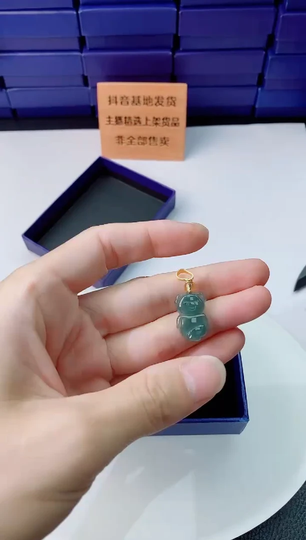 翡翠未镶嵌颈饰1111111111