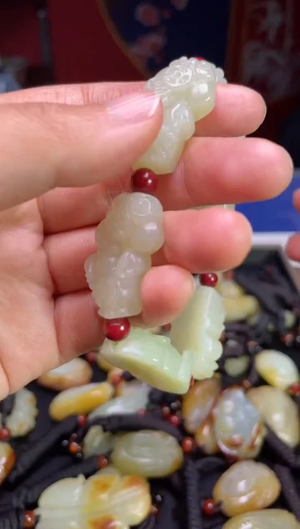 颈饰未镶嵌和田玉3