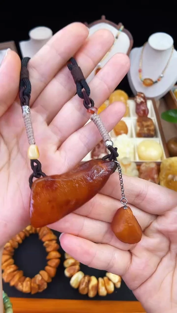 琥珀未镶嵌珠宝奇石柒月