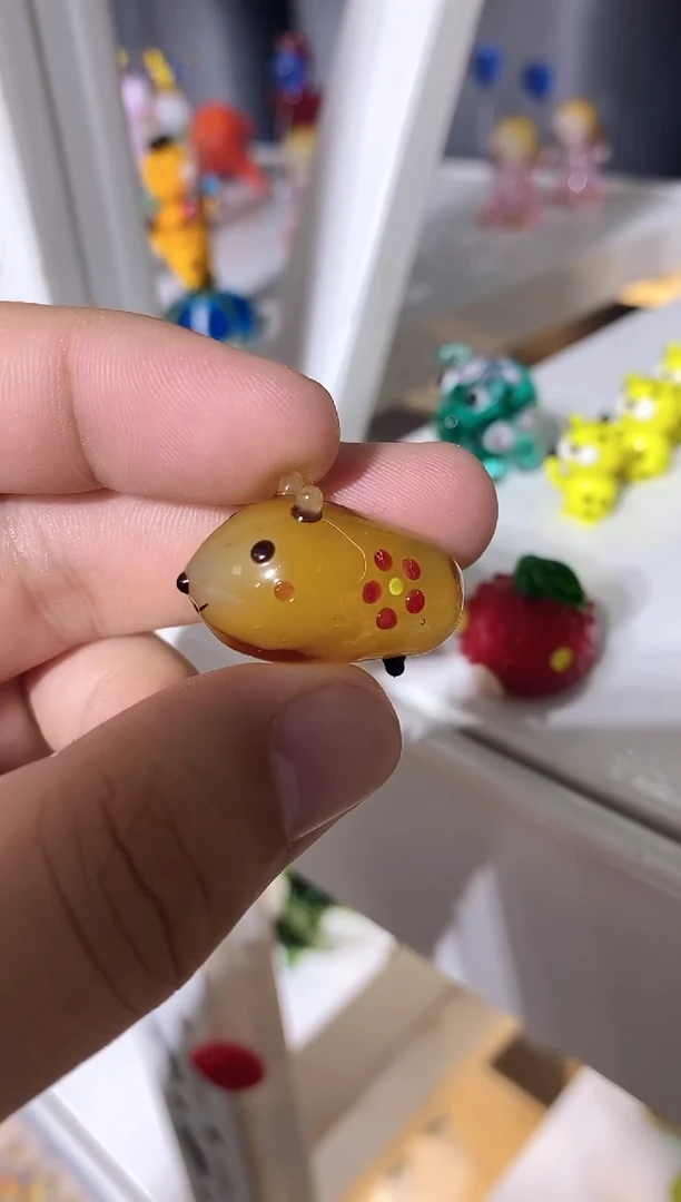 手工艺品琉璃水豚