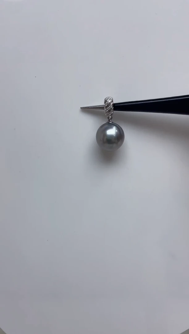 18K金镶嵌颈饰海水珍珠