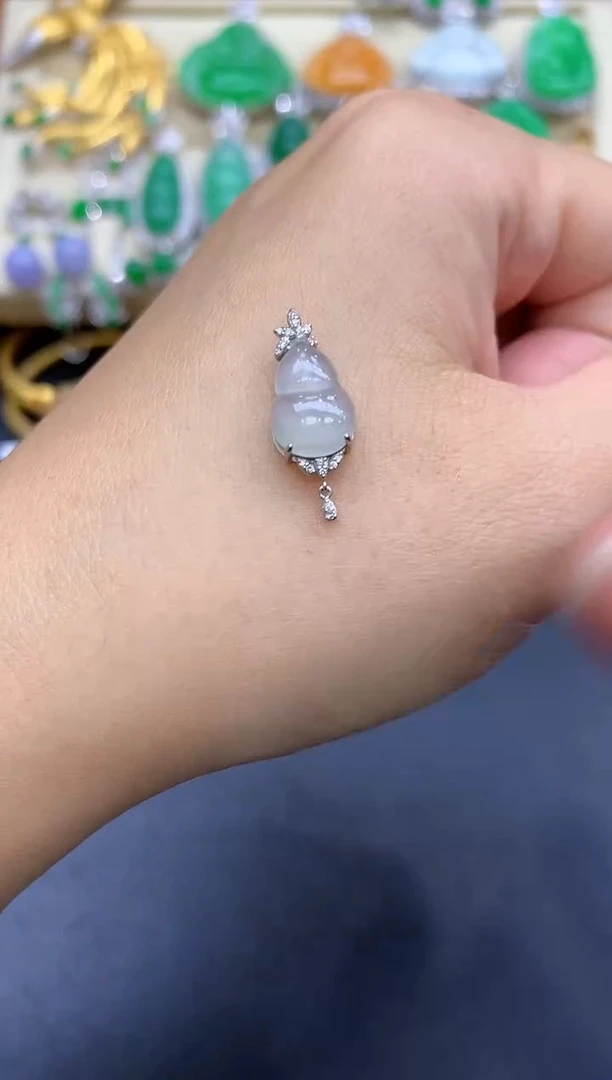 颈饰18K金镶嵌翡翠105-中国好珍宝