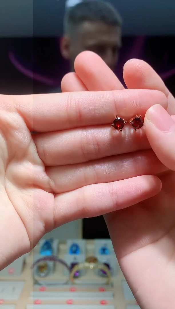 石榴石耳饰银S925镶嵌耳饰