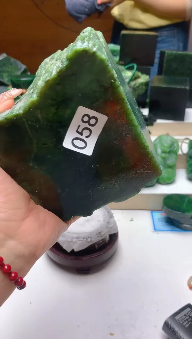 未镶嵌和田玉（碧玉）珠宝半成品0