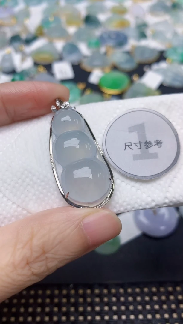 颈饰18K金镶嵌翡翠天然缅甸A货翡翠