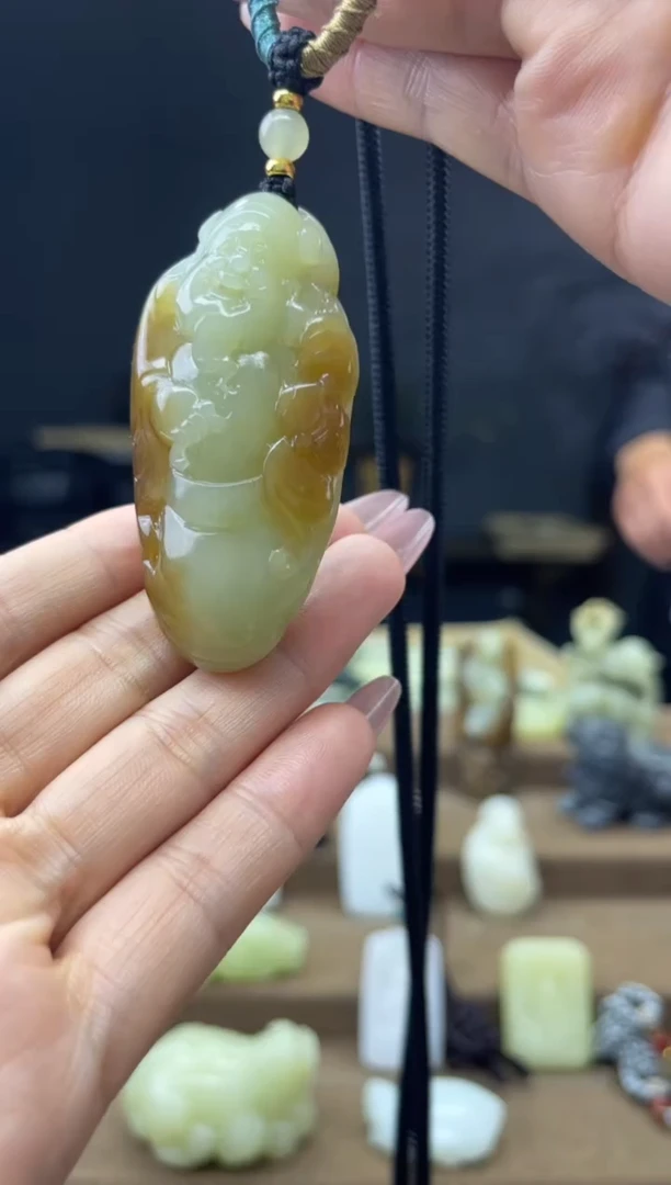 颈饰未镶嵌和田玉1