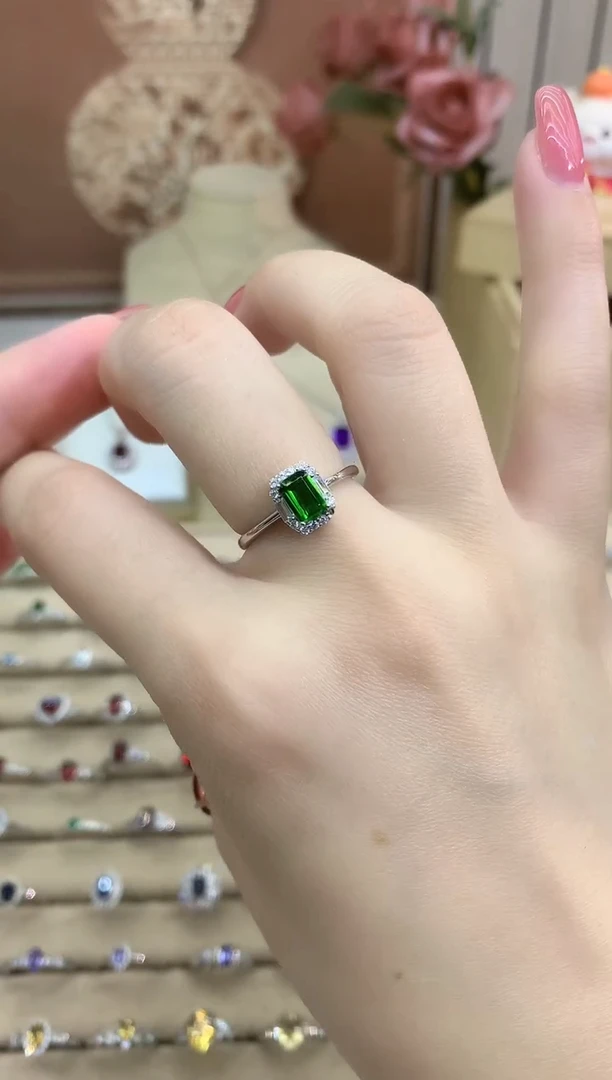 银S925镶嵌透辉石戒指方