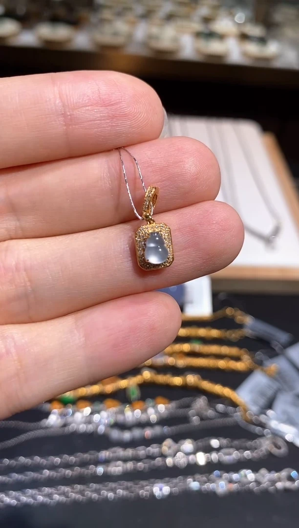 吊坠(不含链)18K金镶嵌翡翠吊坠