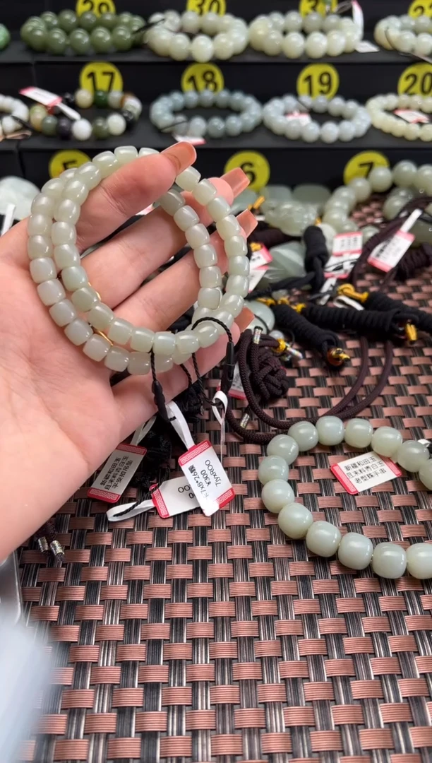 【闪购商品】和田玉手串未镶嵌且末料近矿青白玉直切7*8手串发其一