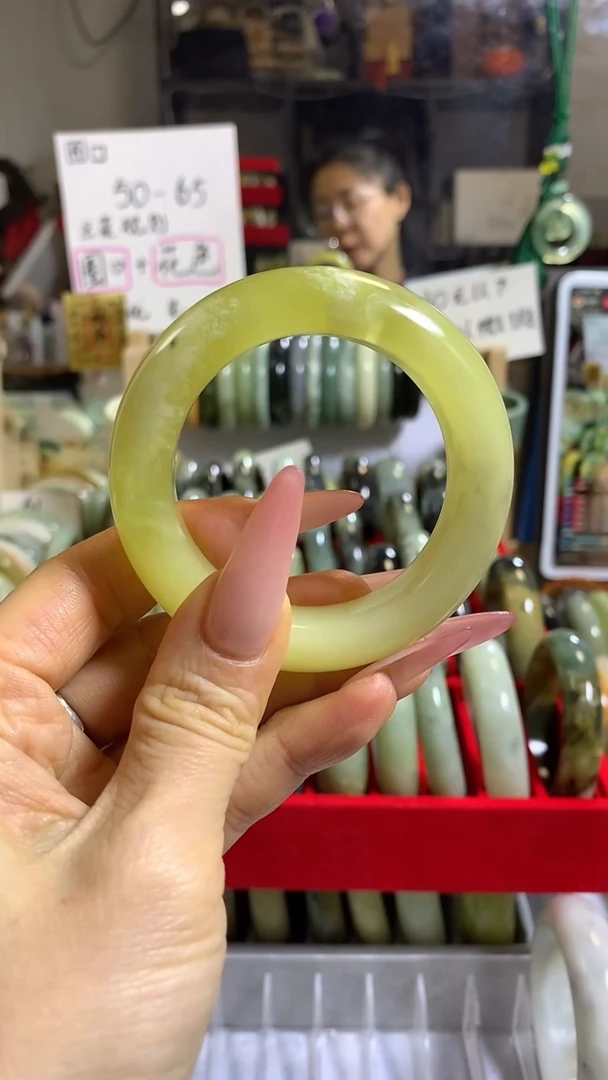 未镶嵌岫玉手镯35 50+ 包容