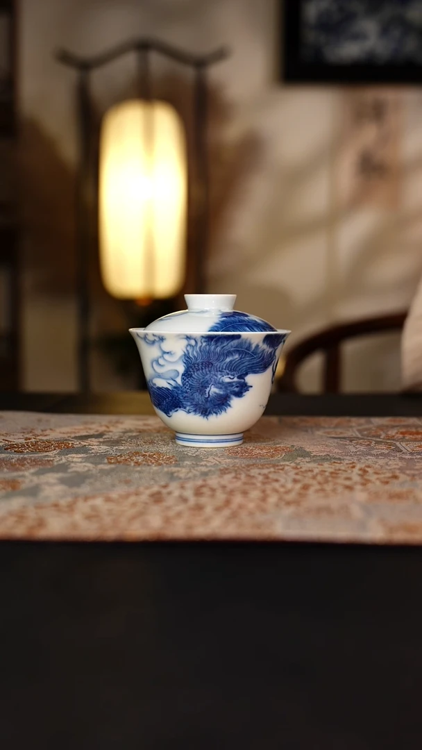 待月观山青花龙凤元宝盖碗