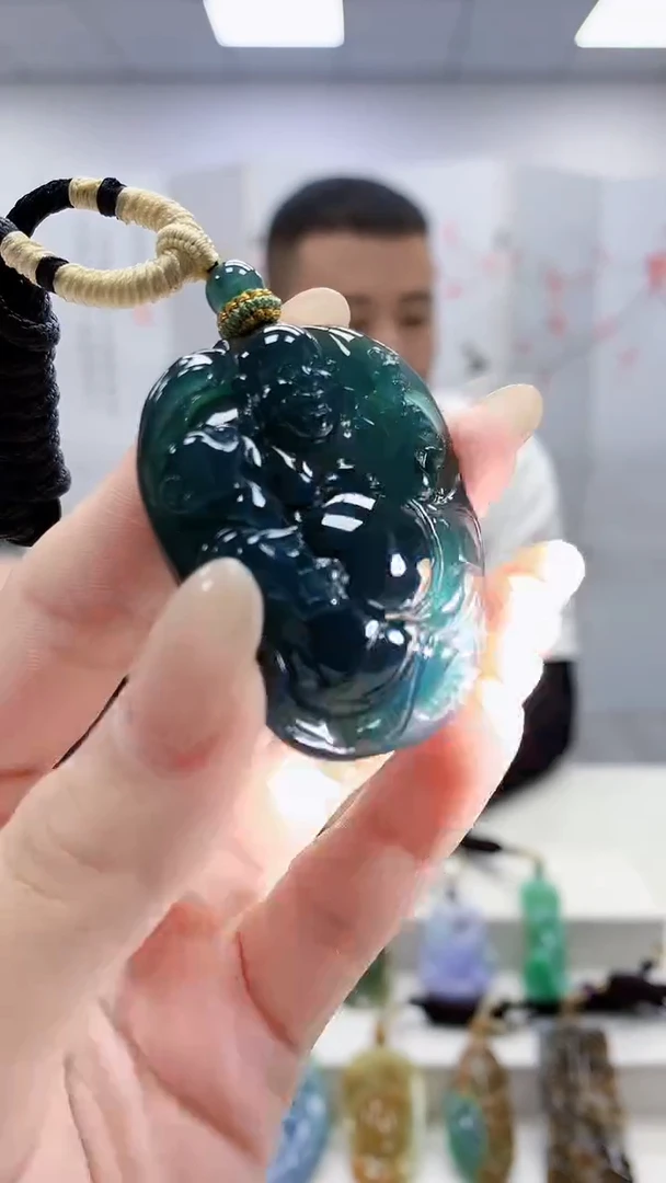 未镶嵌定制翡翠4898lr-毛货挂件135