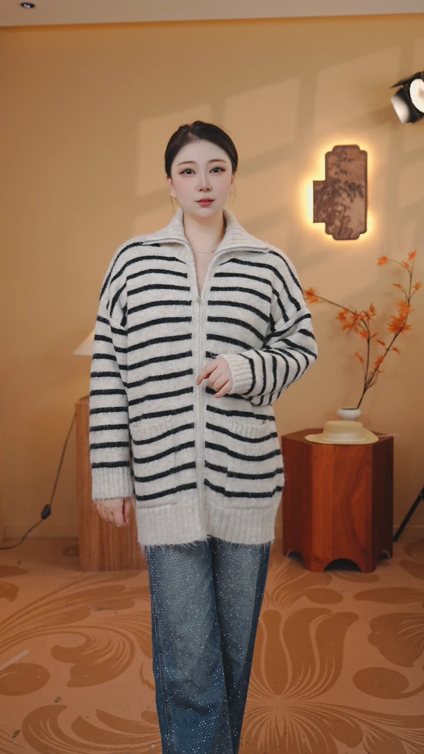 南兮（高领拉链条纹外套女装针织毛衣）