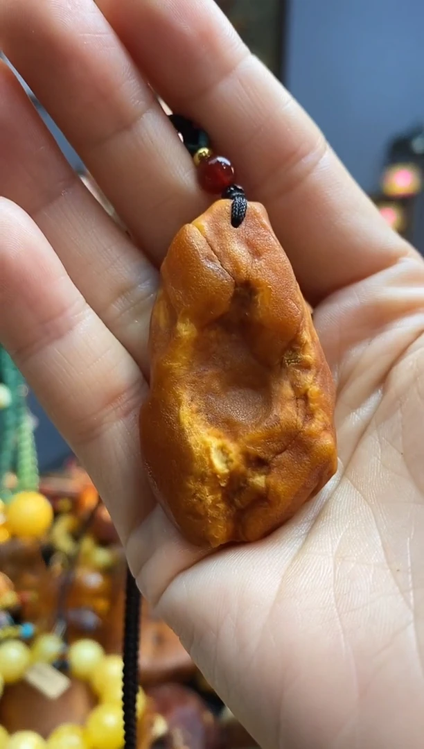 琥珀颈饰未镶嵌吊坠