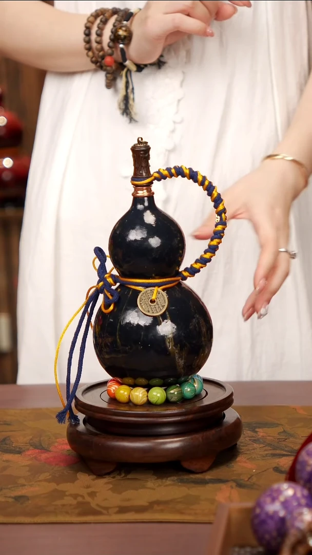 237 易林漂漆酒葫芦------158