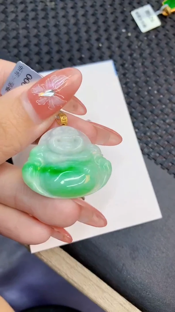 颈饰18K金镶嵌翡翠1