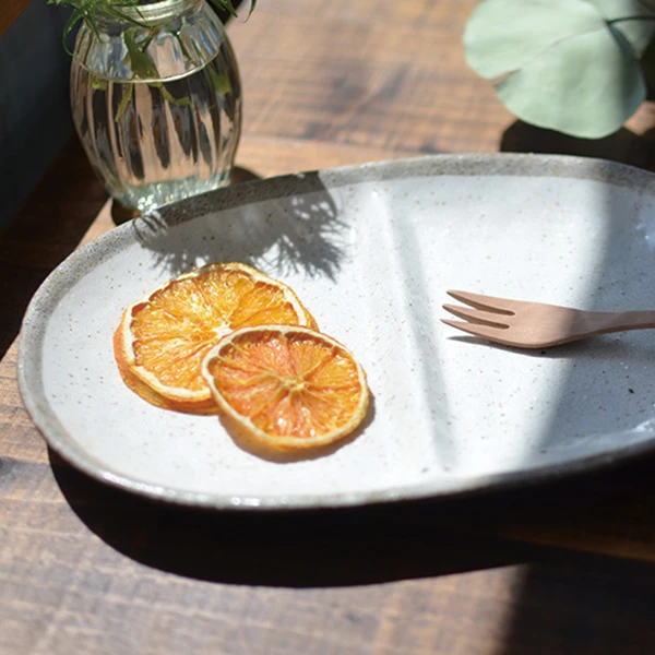 日本进口美浓烧手工粗陶釉下彩白唐津椭圆分格餐盘面盘甜品点心盘