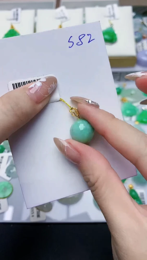 翡翠未镶嵌颈饰0000000000