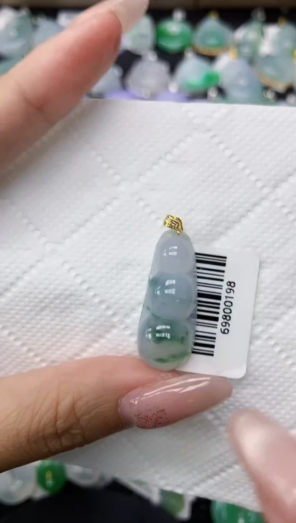 颈饰18K金镶嵌翡翠1111111111