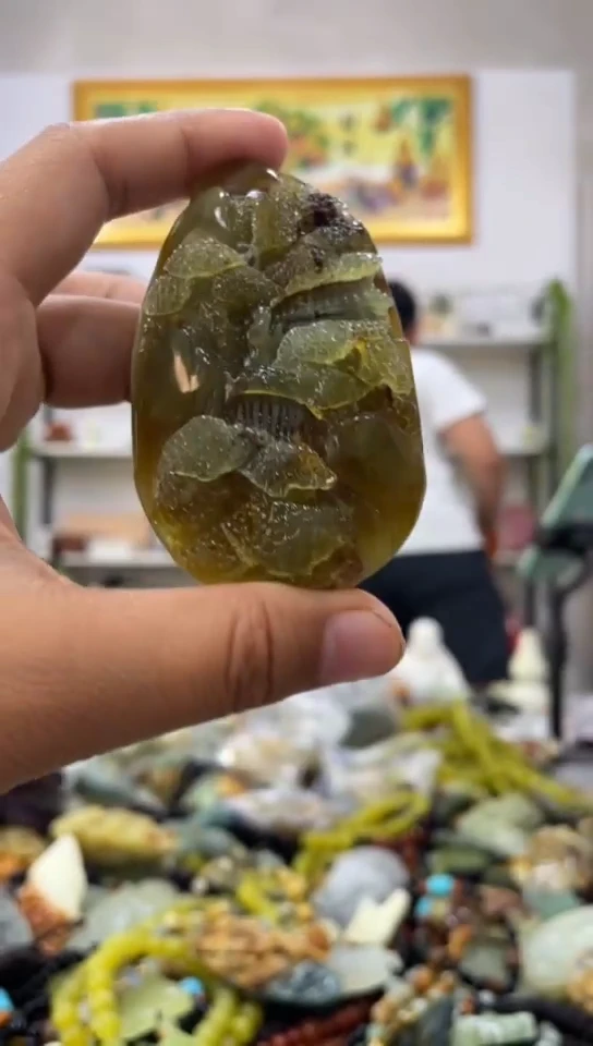 未镶嵌岫玉吊坠