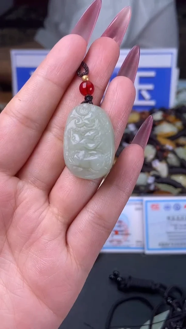 和田玉未镶嵌颈饰1