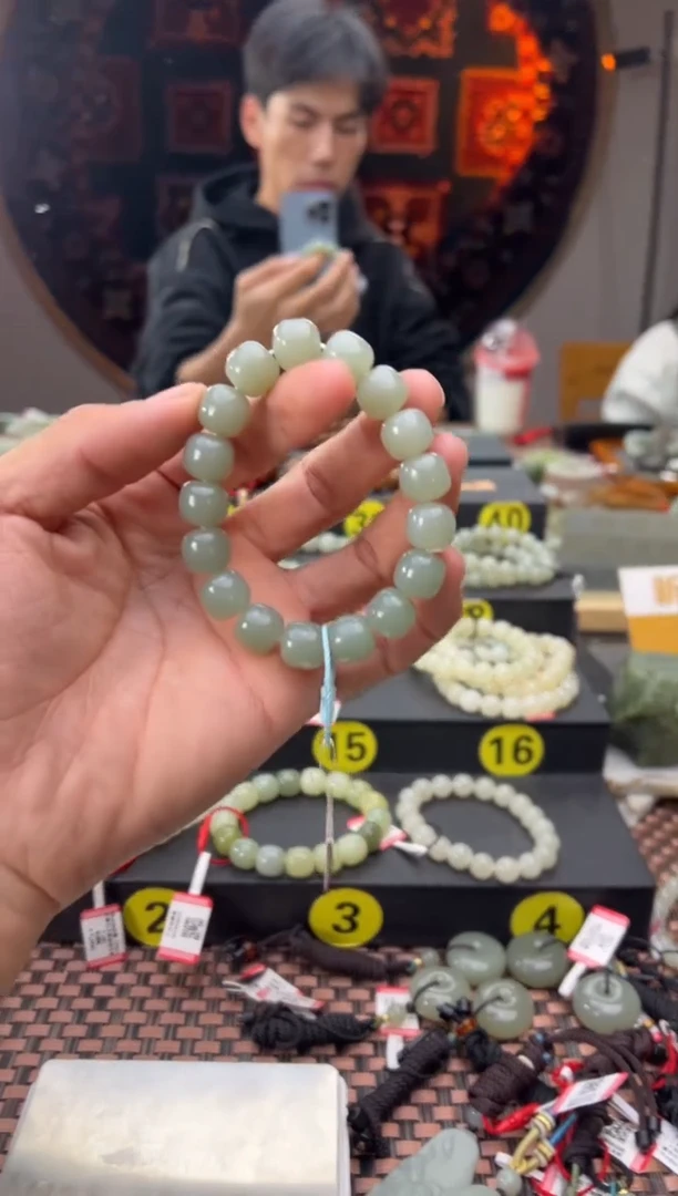 未镶嵌手串和田玉且末料青白玉老型手串卡12