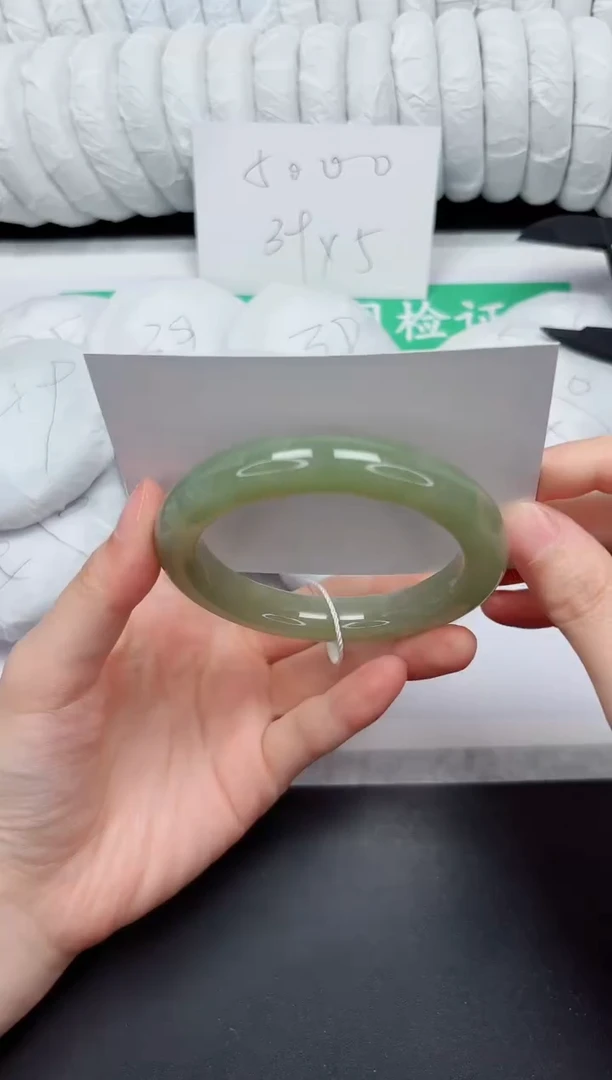 未镶嵌手镯和田玉56-58.6QS44