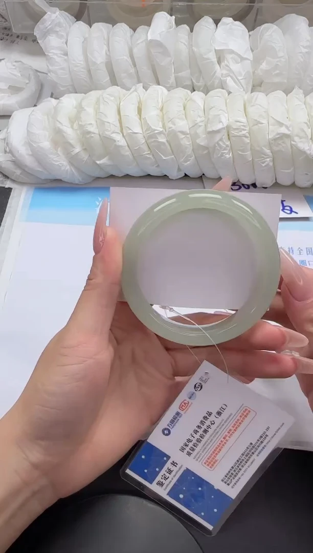 石英质玉手镯未镶嵌215-58.5