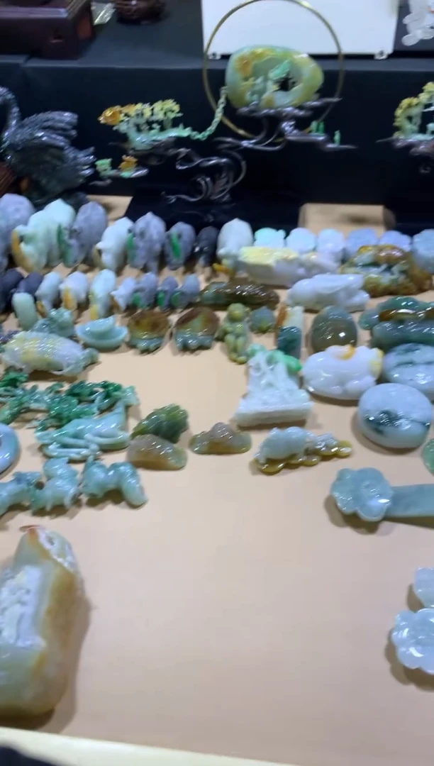 未镶嵌挂件翡翠落***情翡翠摆件