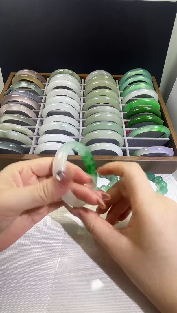 灵动飘花高货毕业款手镯